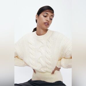 Zara White chunky cable-knit sweater crewneck Size Medium